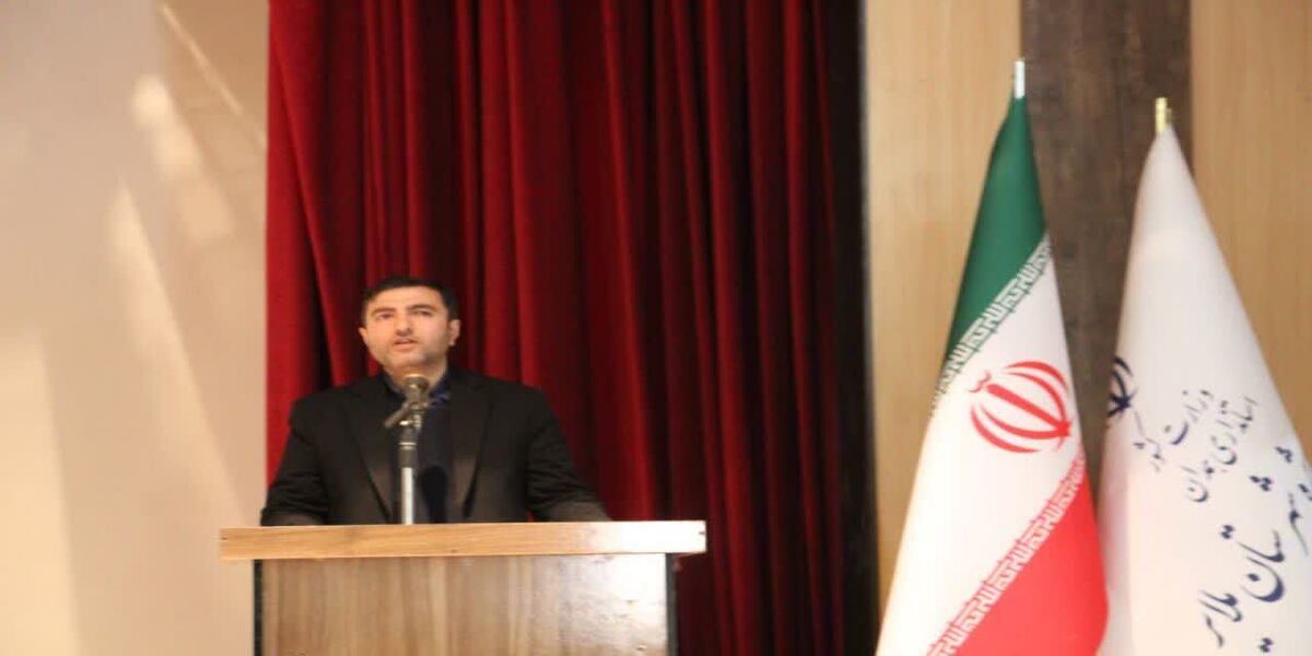 سرپرست صندوق استان در نشست دهیاری های شهرستان ملایر خدمات صندوق را تبیین کرد.