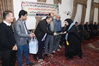 تجلیل مدیر کل صندوق آذربایجان شرقی و کارشناسان ستادی از کارگزار نمونه آذرشهر