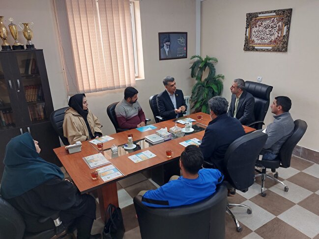 دیدار مدیر صندوق استان البرز با بخشدار و دهیاران بالا طالقان