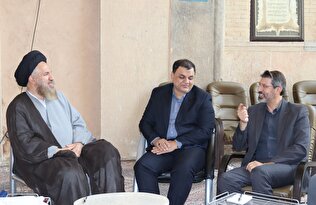 نشست کریمی سرپرست اداره کل صندوق فارس با آیت الله ملک حسینی نماینده خبرگان رهبری