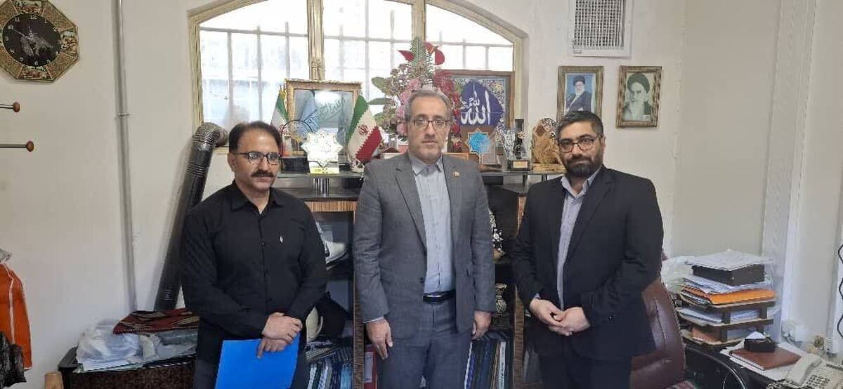 سجاد پرسته مدیرصندوق استان کرمانشاه در راستای تفاهم نامه دوطرفه، نشستی با مسئولین حوزه صنایع دستی اداره کل میراث فرهنگی،صنایع دستی و گردشگری استان کرمانشاه برگزار کرد.