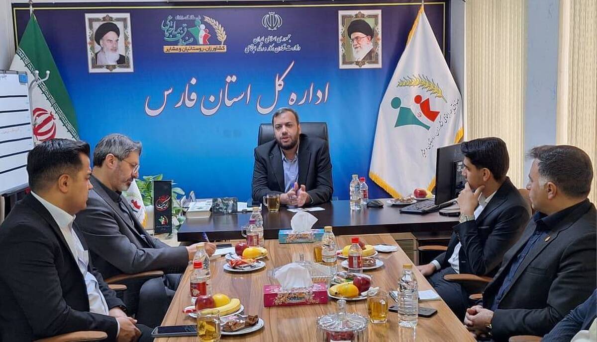 مشاور مدیرعامل و رئیس نظارت، بازرسی و سلامت اداری صندوق از دفاتر کارگزاری و اداره کل استان فارس بازدید کرد.