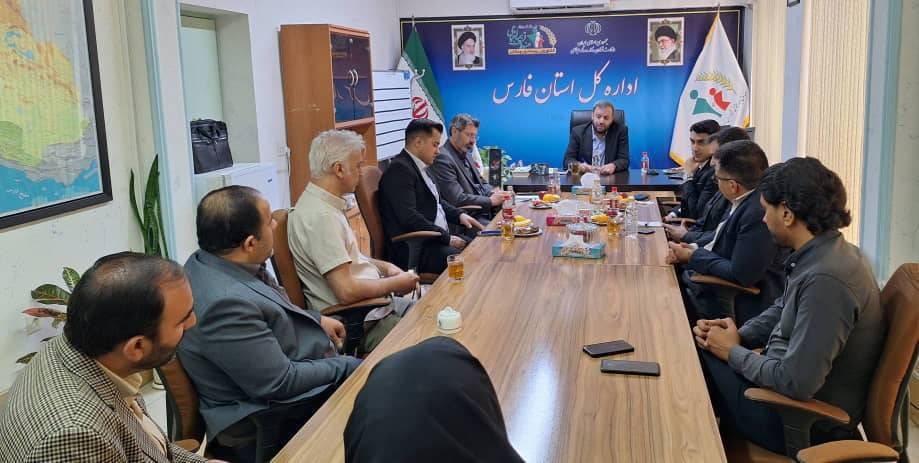 بازدید مشاور مدیرعامل و رئیس نظارت، بازرسی و سلامت اداری صندوق از دفاتر کارگزاری و اداره کل استان فارس