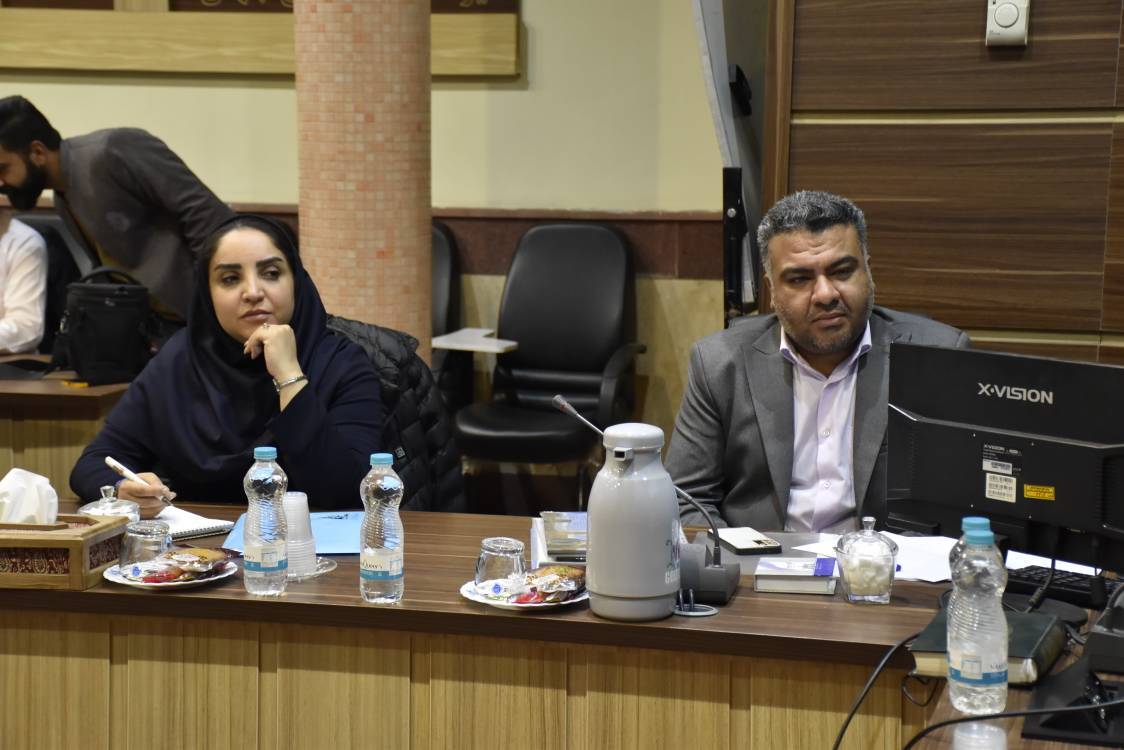 نشست مدیران ستادی صندوق با کارکنان و کارگزاران صندوق استان یزد؛ تأکید بر پوشش کامل بیمه‌ای، حضور میدانی و توسعه خدمات غیرحضوری