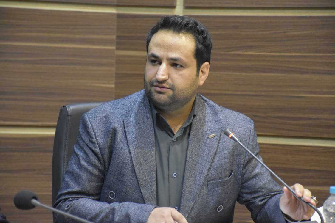 نشست مدیران ستادی صندوق با کارکنان و کارگزاران صندوق استان یزد؛ تأکید بر پوشش کامل بیمه‌ای، حضور میدانی و توسعه خدمات غیرحضوری