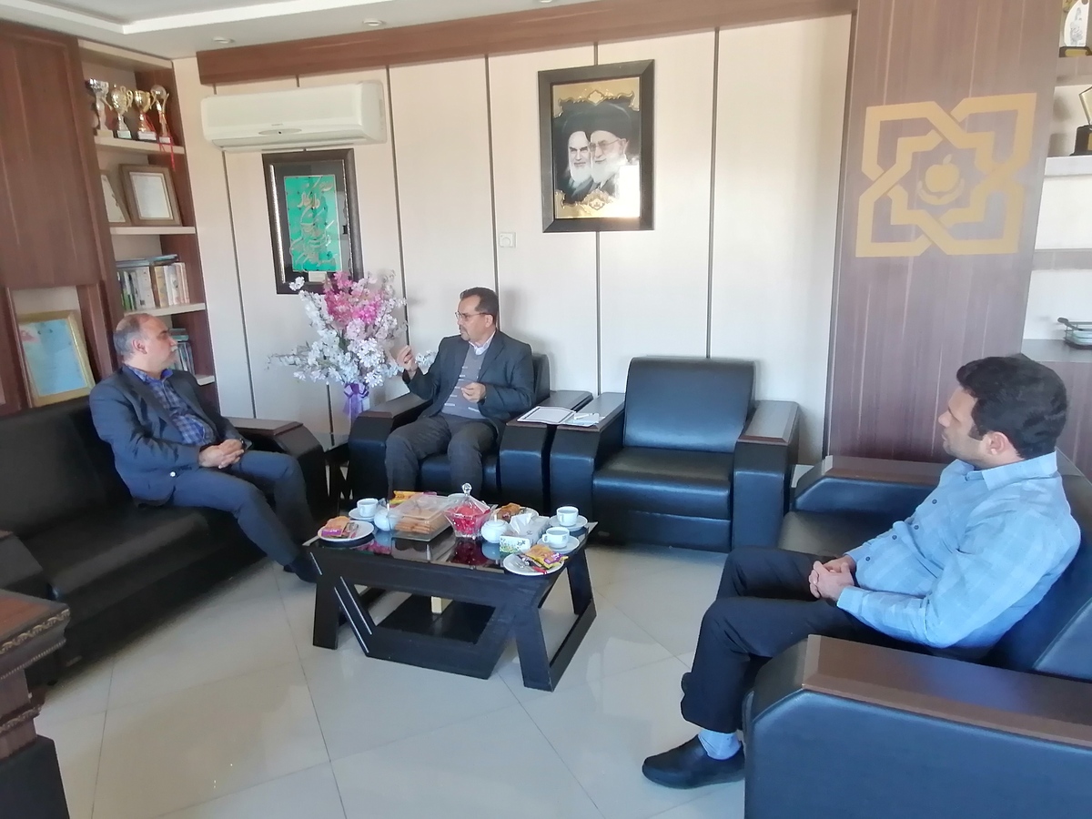 مدیر صندوق استان با مدیرکل بیمه سلامت استان خراسان جنوبی دیدار و گفتگو کرد و در زمینه همکاری مشترک برای رسیدن به پوشش بیمه‌ای جامعه هدف توافق کردند.