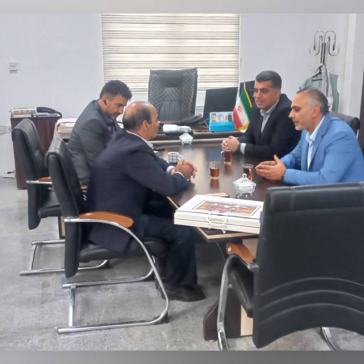 مدیر صندوق استان البرز در دیدار با بخشدار بخش تنکمان شهرستان نظرآباد بر اعلام آمادگی بخشداری برای پوشش حداکثری در سطح بخش تأکید شد.