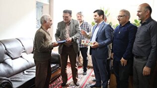 اهدای احکام بازنشستگان در بخش الموت غربی قزوین