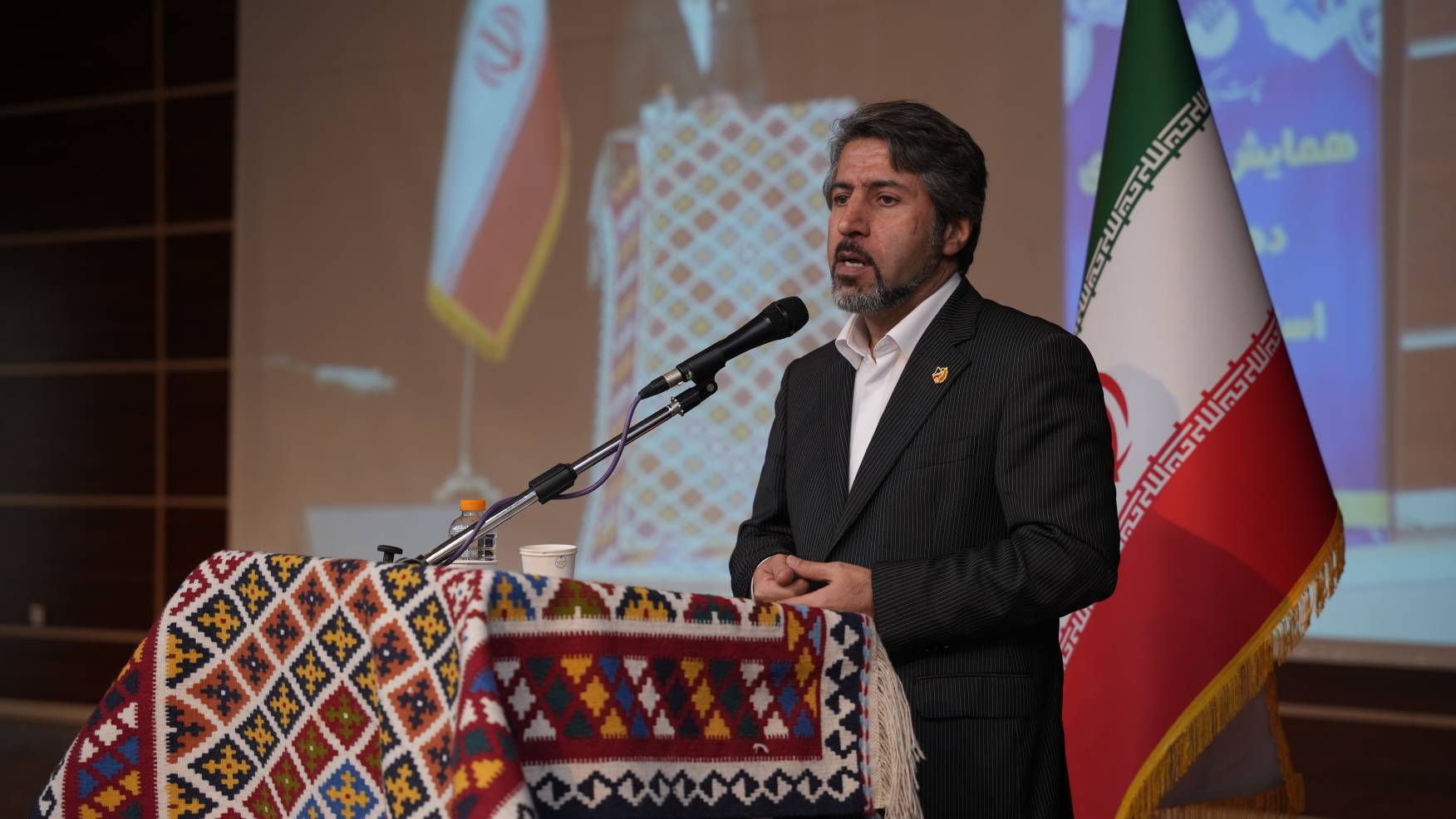 تأکید بر همافزایی نهادی و گسترش چتر حمایتی بیمه اجتماعی تأکید بر همافزایی نهادی و گسترش چتر حمایتی بیمه اجتماعی