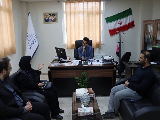 دیدار سرپرست صندوق استان مرکزی با بخشدار شهر جدید مهاجران