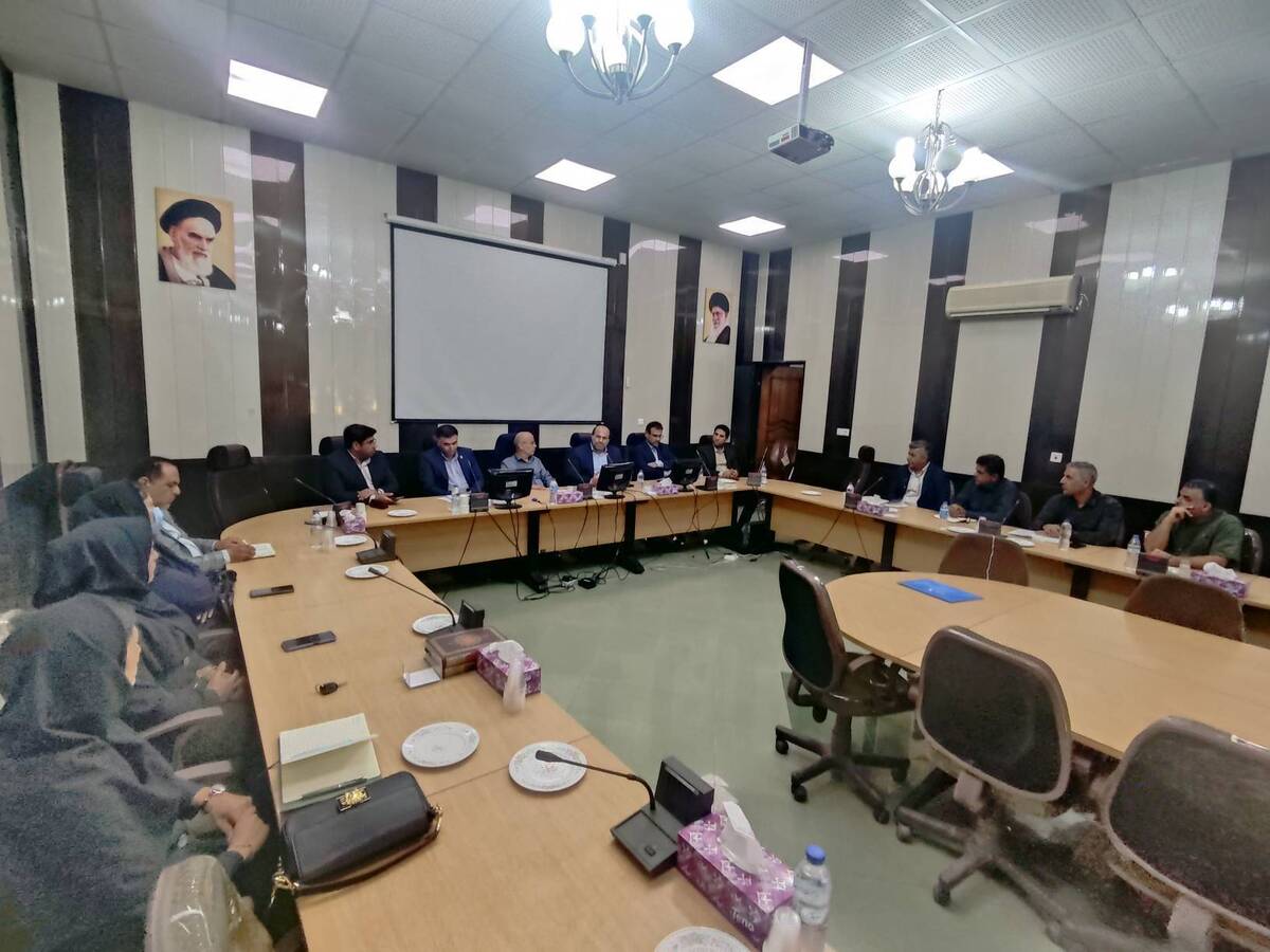 معاون بیمه‌ای صندوق با حضور در لامرد، در نشستی مشترک با مسئولان محلی بر لزوم هم‌افزایی برای تحقق سهمیه بیمه‌شدگان جدید و تقویت فرهنگ بیمه در مناطق روستایی و عشایری تأکید کرد.